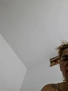 Snapshot of mirand_zackyx chatting on September 14, 2:23 am mirand zackyx online show from September 14, 2:23 am