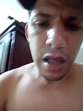 Snapshot of Alonsomadeira chatting on July 8, 2:13 am Alonsomadeira online show from July 8, 2:13 am