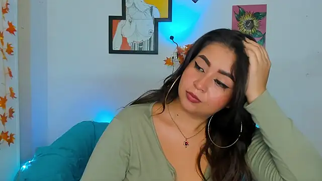 Snapshot of LiahDiaz chatting on February 26, 1:03 am LiahDiaz online show from February 26, 1:03 am