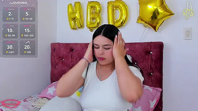 skyhotgirll online show from March 28, 7:37 pm