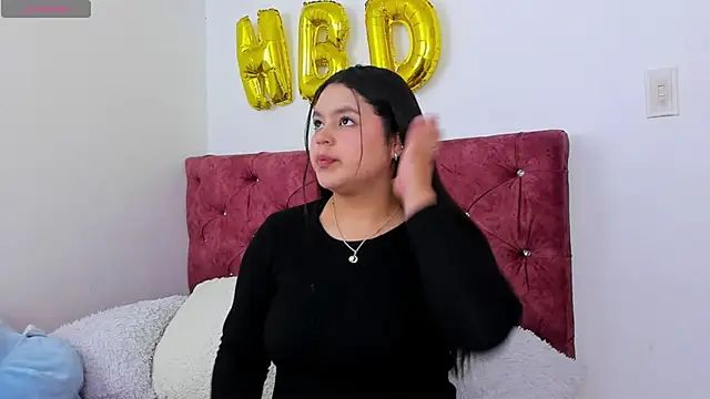 skyhotgirll online show from April 10, 6:59 pm