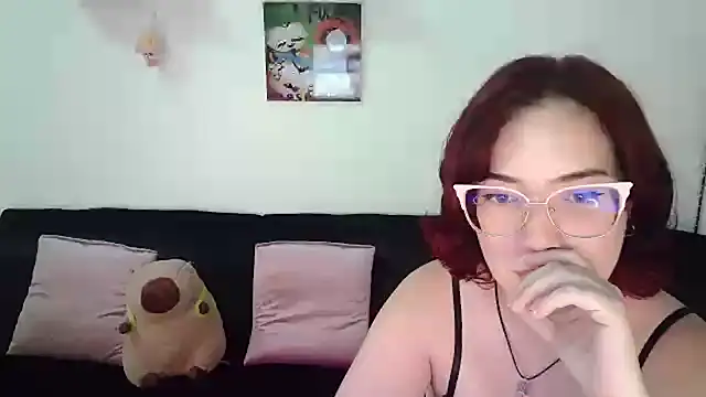 Snapshot of AndrewAnndCherry chatting on January 28, 12:47 am AndrewAnndCherry online show from January 28, 12:47 am