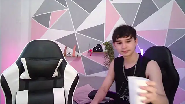 AndrewAnndCherry online show from May 29, 10:16 pm