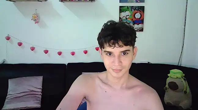 Snapshot of AndrewAnndCherry chatting on February 5, 12:53 am AndrewAnndCherry online show from February 5, 12:53 am