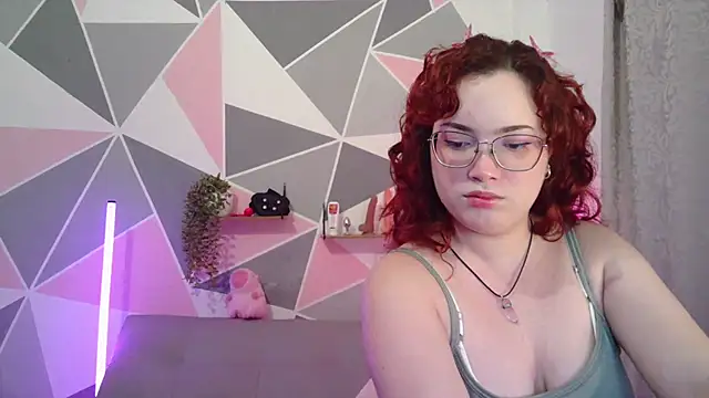 Snapshot of AndrewAnndCherry chatting on February 26, 1:16 am AndrewAnndCherry online show from February 26, 1:16 am