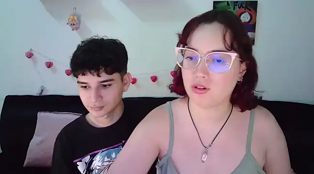 Snapshot of AndrewAnndCherry chatting on February 1, 1:12 am AndrewAnndCherry online show from February 1, 1:12 am