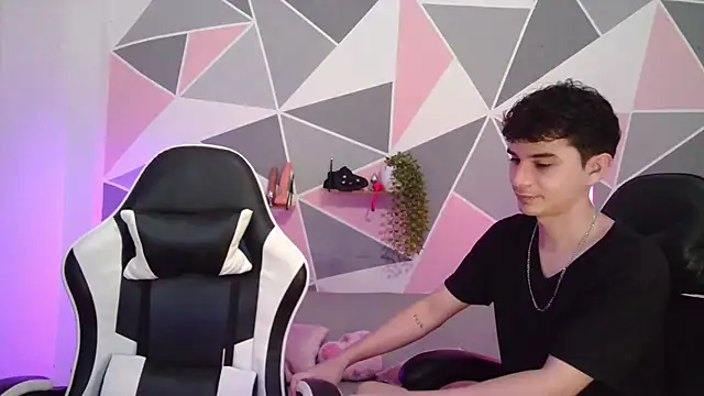 AndrewAnndCherry online show from June 18, 11:21 pm