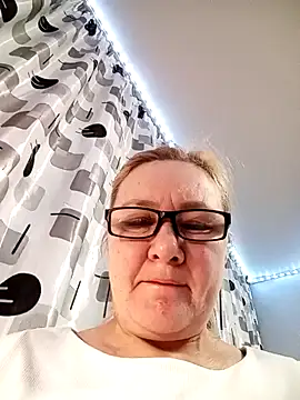 Snapshot of HelenaGlossX chatting on January 30, 3:55 am HelenaGlossX online show from January 30, 3:55 am