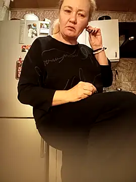Snapshot of HelenaGlossX chatting on January 15, 1:45 am HelenaGlossX online show from January 15, 1:45 am