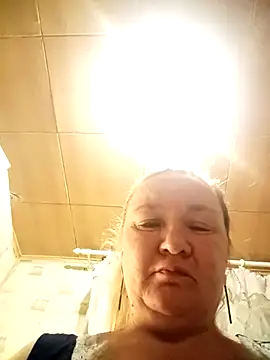 Snapshot of HelenaGlossX chatting on March 10, 1:34 am HelenaGlossX online show from March 10, 1:34 am