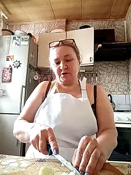 Snapshot of HelenaGlossX chatting on March 19, 7:51 am HelenaGlossX online show from March 19, 7:51 am
