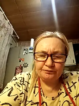 Snapshot of HelenaGlossX chatting on February 23, 3:40 pm HelenaGlossX online show from February 23, 3:40 pm