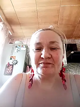 Snapshot of HelenaGlossX chatting on January 11, 10:08 am HelenaGlossX online show from January 11, 10:08 am