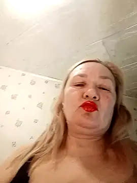 Snapshot of HelenaGlossX chatting on March 3, 1:12 pm HelenaGlossX online show from March 3, 1:12 pm