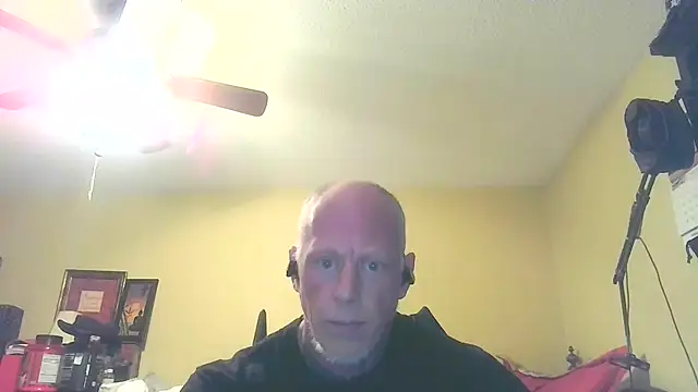 hunterbiggun007 online show from December 15, 6:36 pm