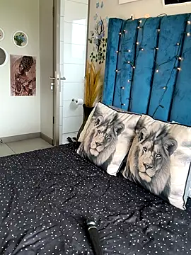 Dime-   online show from December 18, 2:10 pm