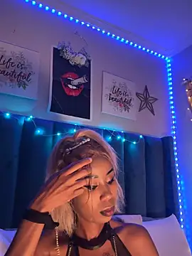 Snapshot of Dime-__ chatting on November 17, 10:14 pm Dime- online show from November 17, 10:14 pm