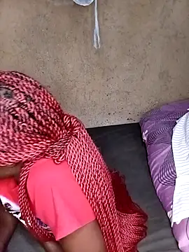 Snapshot of pretty_prickle chatting on December 1, 12:39 pm pretty prickle online show from December 1, 12:39 pm