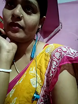 Hot Pakhi online show from February 14, 11:42 am