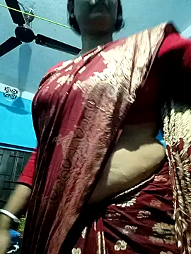 Hot Pakhi online show from February 10, 2:59 pm