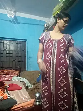 Hot Pakhi online show from January 28, 4:50 am