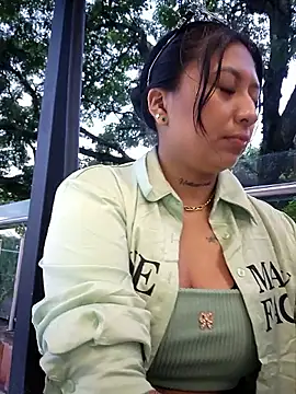 Snapshot of luisa16xxx chatting on September 18, 10:35 pm luisa16xxx online show from September 18, 10:35 pm