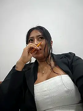 luisa16xxx online show from March 28, 10:55 pm