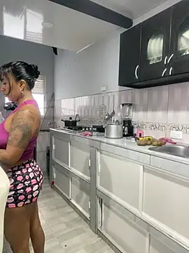 Snapshot of luisa16xxx chatting on March 1, 9:15 pm luisa16xxx online show from March 1, 9:15 pm