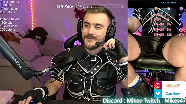 Snapshot of Mikev chatting on December 15, 7:09 pm Mikev online show from December 15, 7:09 pm