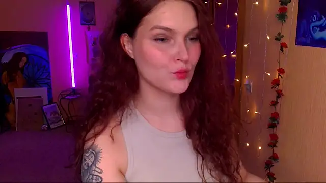 Snapshot of Jenna_Sativa chatting on June 18, 11:26 am Jenna Sativa online show from June 18, 11:26 am