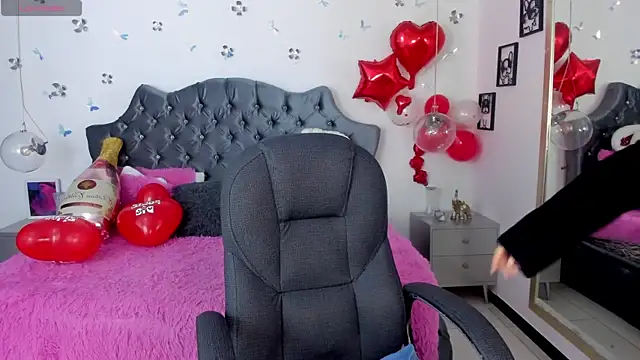 Snapshot of _Antonnela_ chatting on February 18, 1:22 pm Antonnela online show from February 18, 1:22 pm
