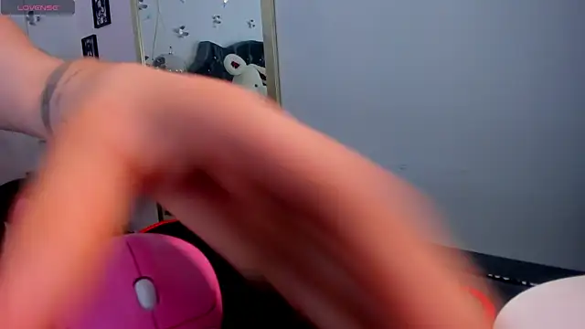 Snapshot of _Antonnela_ chatting on February 13, 1:15 pm Antonnela online show from February 13, 1:15 pm