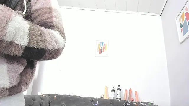 Snapshot of kaory_azumi chatting on December 1, 6:31 pm kaory azumi online show from December 1, 6:31 pm