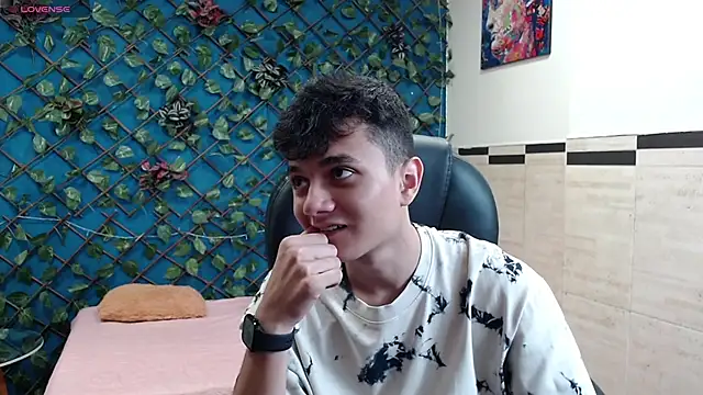 Waturox online show from November 8, 6:33 pm