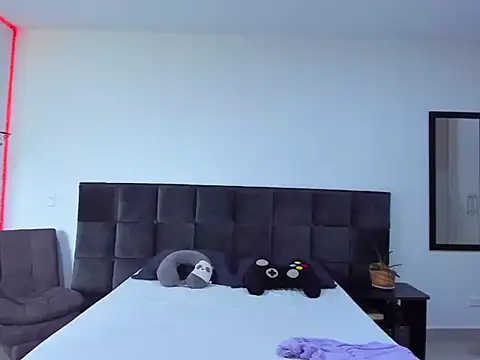 Alexander Martines online show from November 26, 9:15 pm