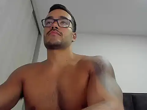 Snapshot of Alexander_Martines chatting on July 7, 11:41 pm Alexander Martines online show from July 7, 11:41 pm