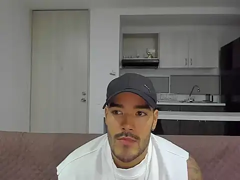Snapshot of Alexander_Martines chatting on July 9, 12:22 am Alexander Martines online show from July 9, 12:22 am