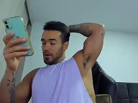 Snapshot of Alexander_Martines chatting on June 15, 11:04 pm Alexander Martines online show from June 15, 11:04 pm