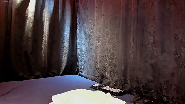 MiaKnox online show from May 24, 12:10 am