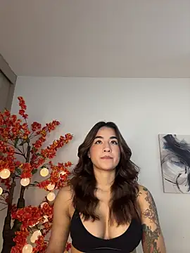 VictoriaHiill online show from March 3, 4:03 pm