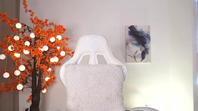 VictoriaHiill online show from October 31, 9:11 pm