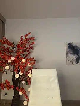 VictoriaHiill online show from February 19, 6:38 pm