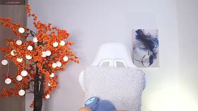 VictoriaHiill online show from November 11, 6:03 pm