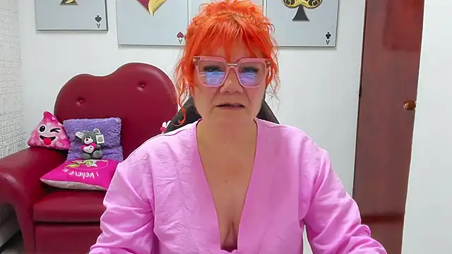 Salomeediaz  online show from April 7, 9:05 pm