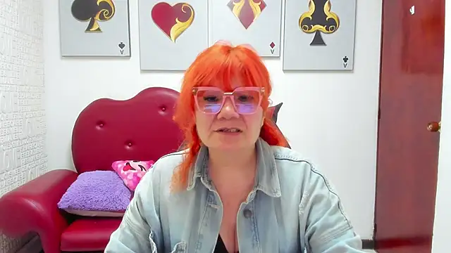 Salomeediaz  online show from April 10, 9:11 pm