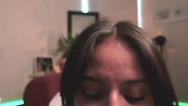 nahiapaws online show from March 18, 8:59 pm