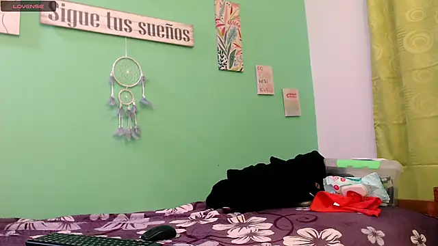 alisontitsmilk19 online show from October 28, 1:17 am