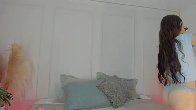 Snapshot of Mariapettit chatting on June 12, 4:43 am Mariapettit online show from June 12, 4:43 am
