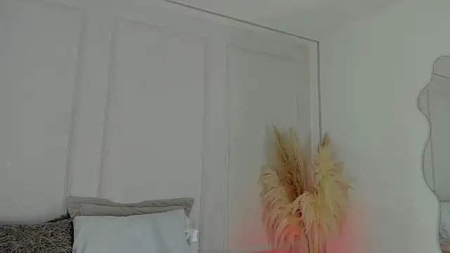 Snapshot of Mariapettit chatting on June 10, 4:35 am Mariapettit online show from June 10, 4:35 am