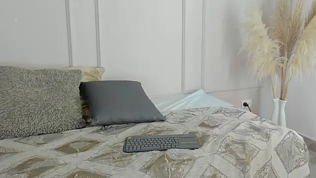 Mariapettit online show from April 19, 11:00 am